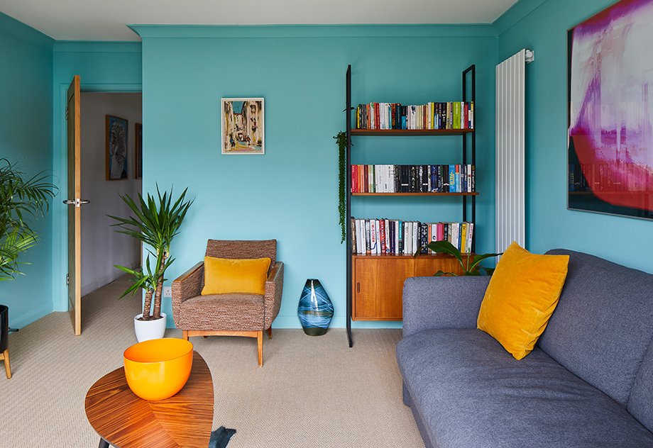 Bo advises, ‘Start small. You can build up colour in your home over time.’