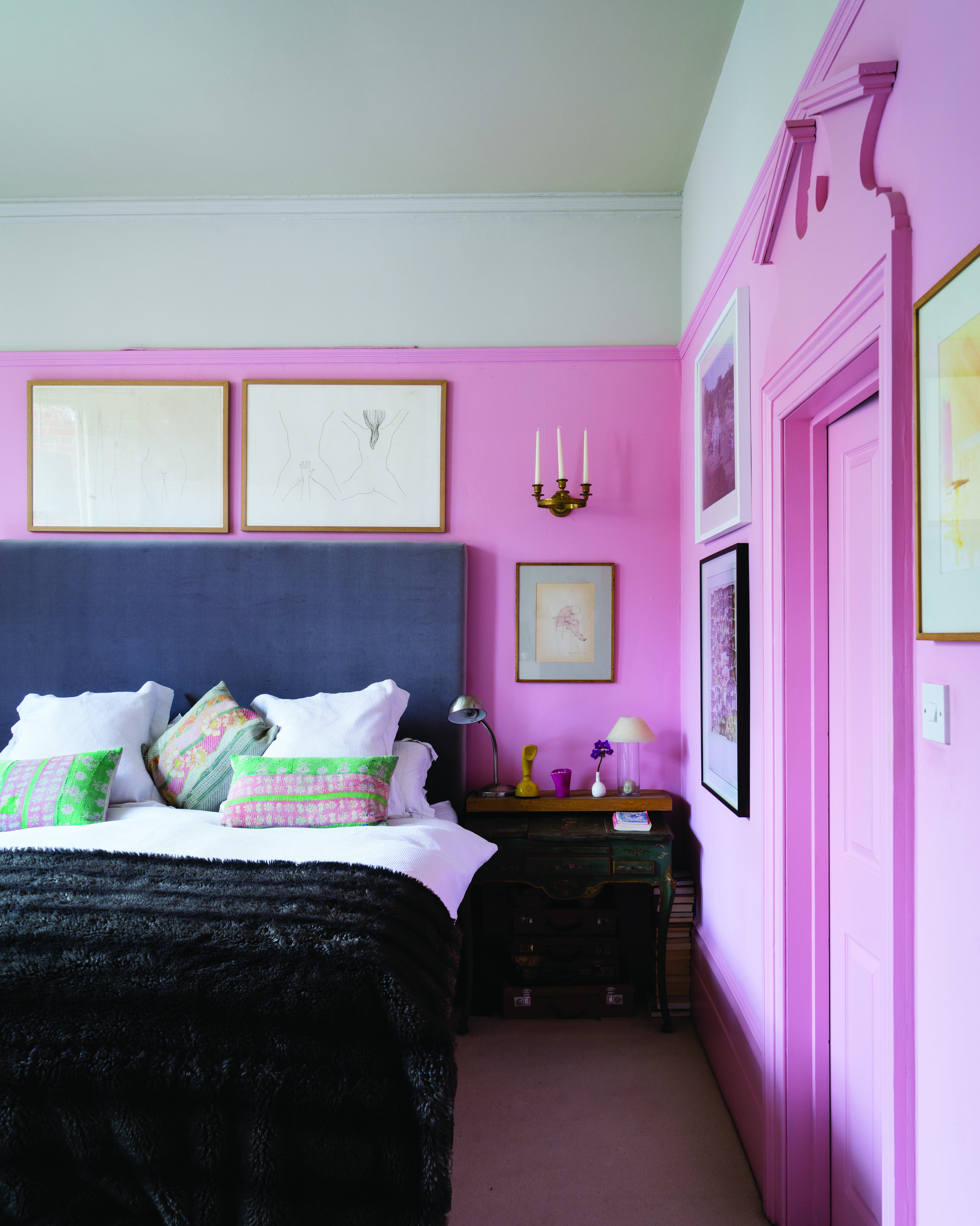 Walls in Nancy’s Blushes by Farrow &amp; Ball/ Photo: from Farrow &amp; Ball How to Decorate by Joa Studholme &amp; Charlotte Cosby, Mitchell Beazley 2016
