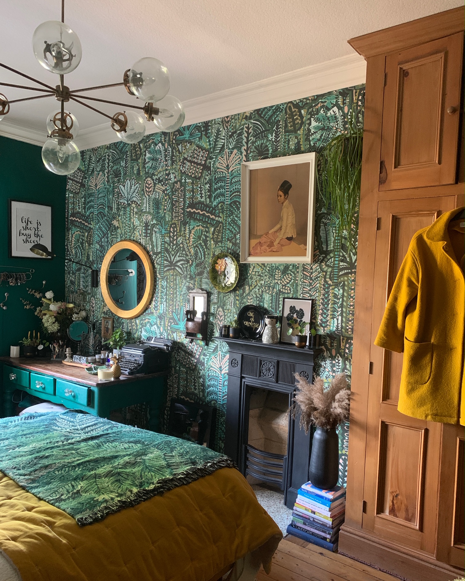 The dreamiest, greeniest bedroom