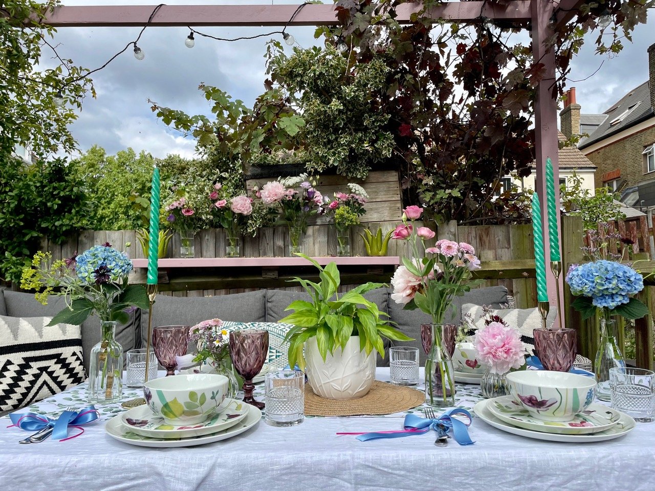 How to style an outdoor dining table