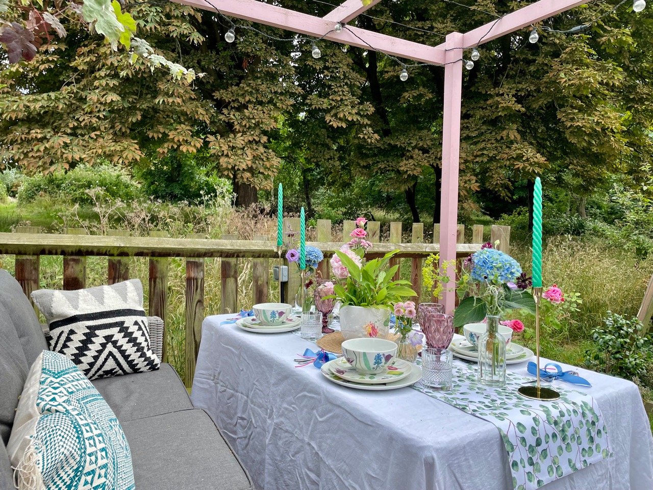 Pink and blue outdoor vintage inspired tablescape